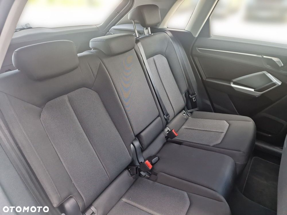Audi Q3 35 TFSI S tronic - 13