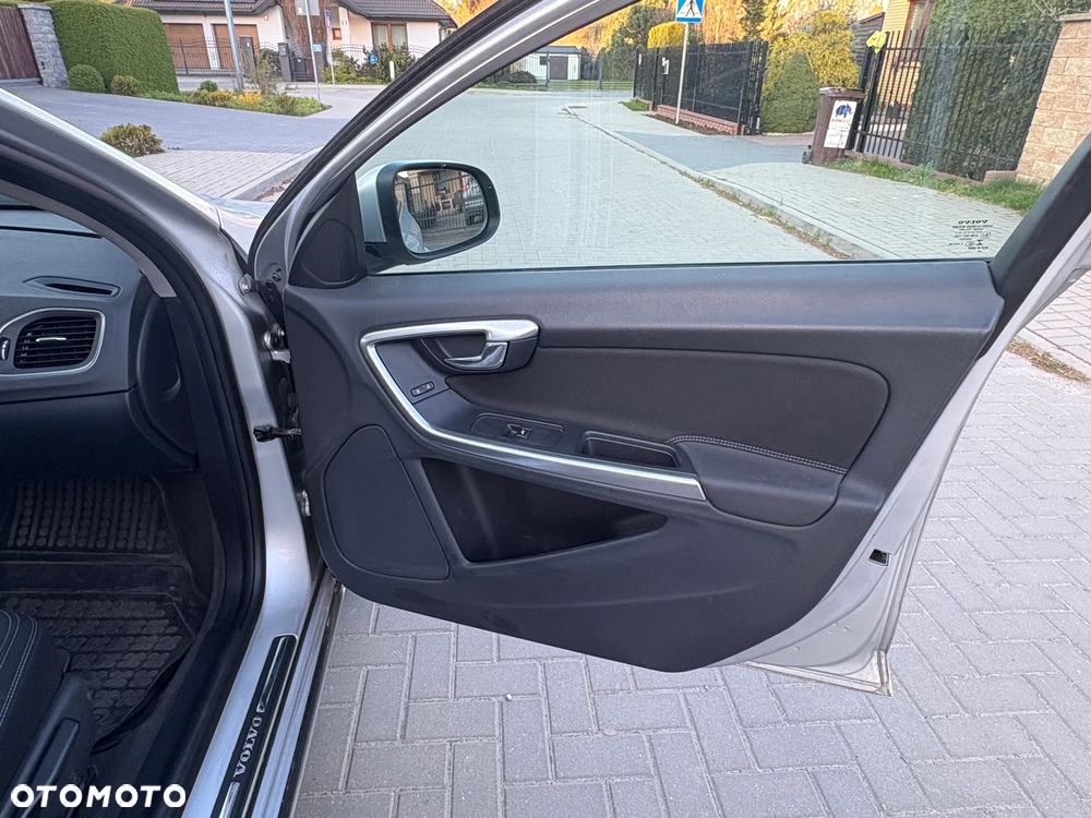 Volvo V60 T3 Kinetic - 11
