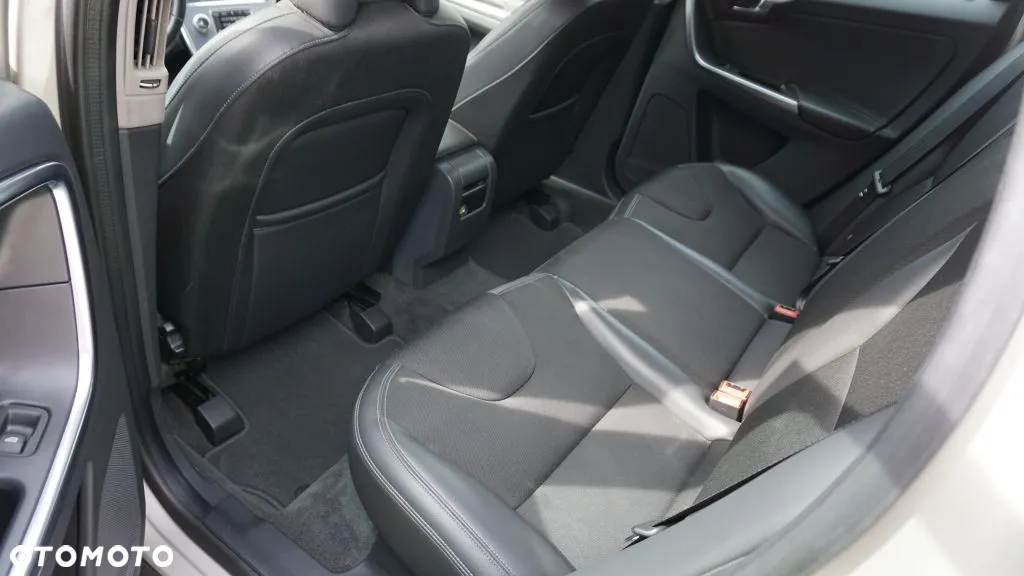 Volvo XC 60 D4 Drive-E Kinetic - 14
