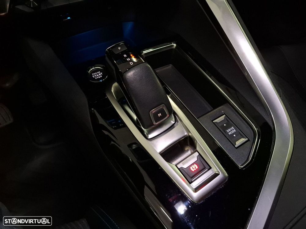 Peugeot 5008 1.2 PureTech Allure EAT8 - 18