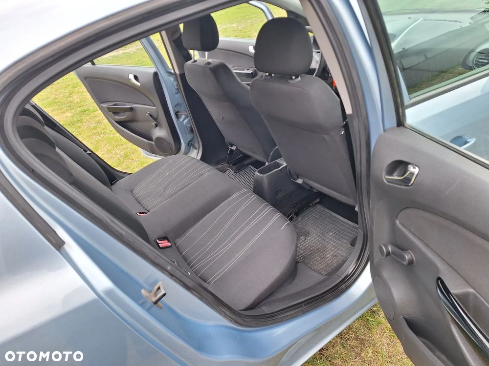 Opel Corsa 1.4 16V Cosmo - 18