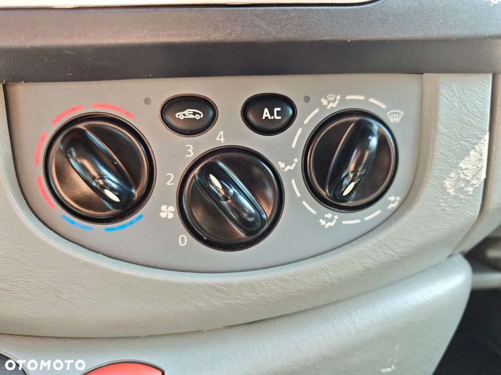 Renault Trafic Grand Passenger Privilège - 33