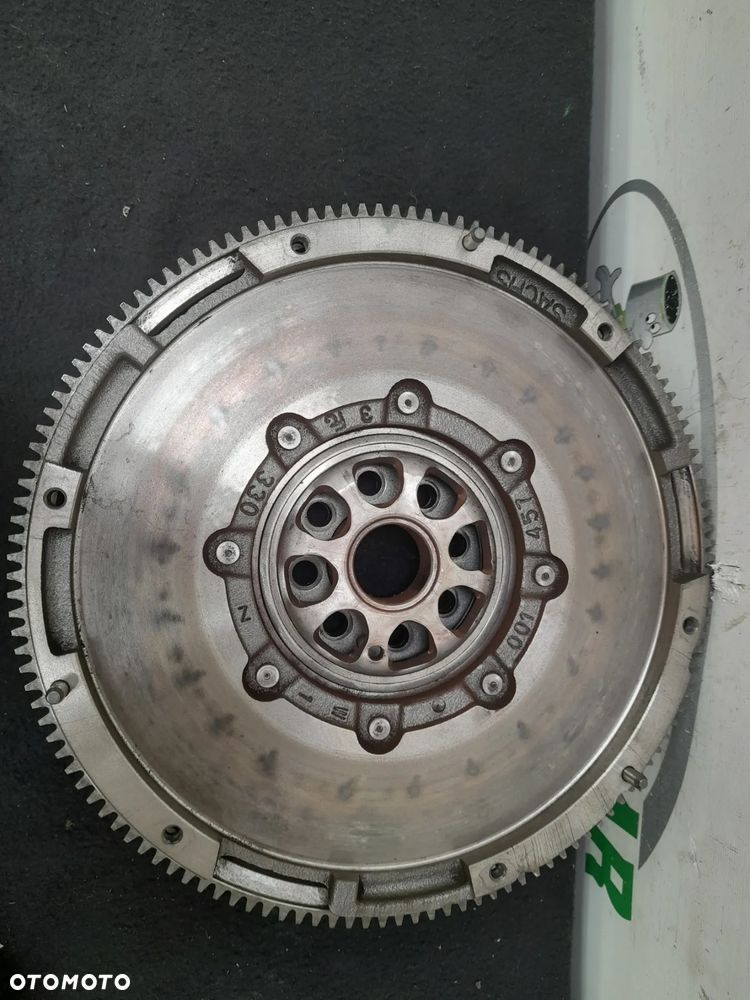 SPRZEGLO KOLO DWUMASOWE ZAMACHOWE 06K105266H 9 KM 06K141015M - 7