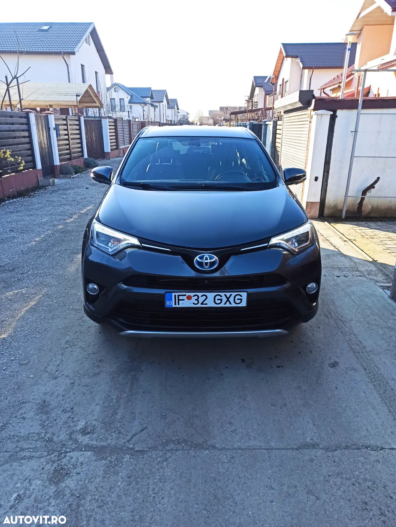 Toyota RAV4 - 1