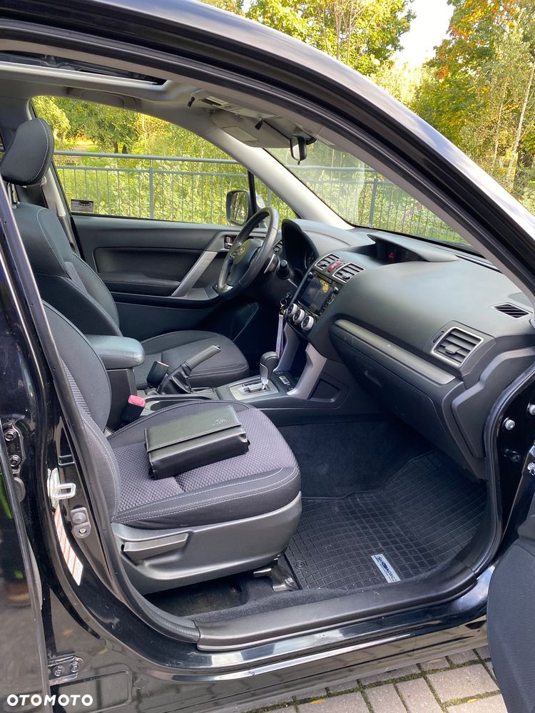 Subaru Forester 2.0i Exclusive Lineartronic EU6 - 11