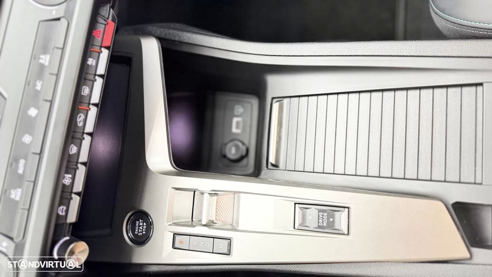 Peugeot 308 1.2 Hybrid Allure e-DCS6 - 17