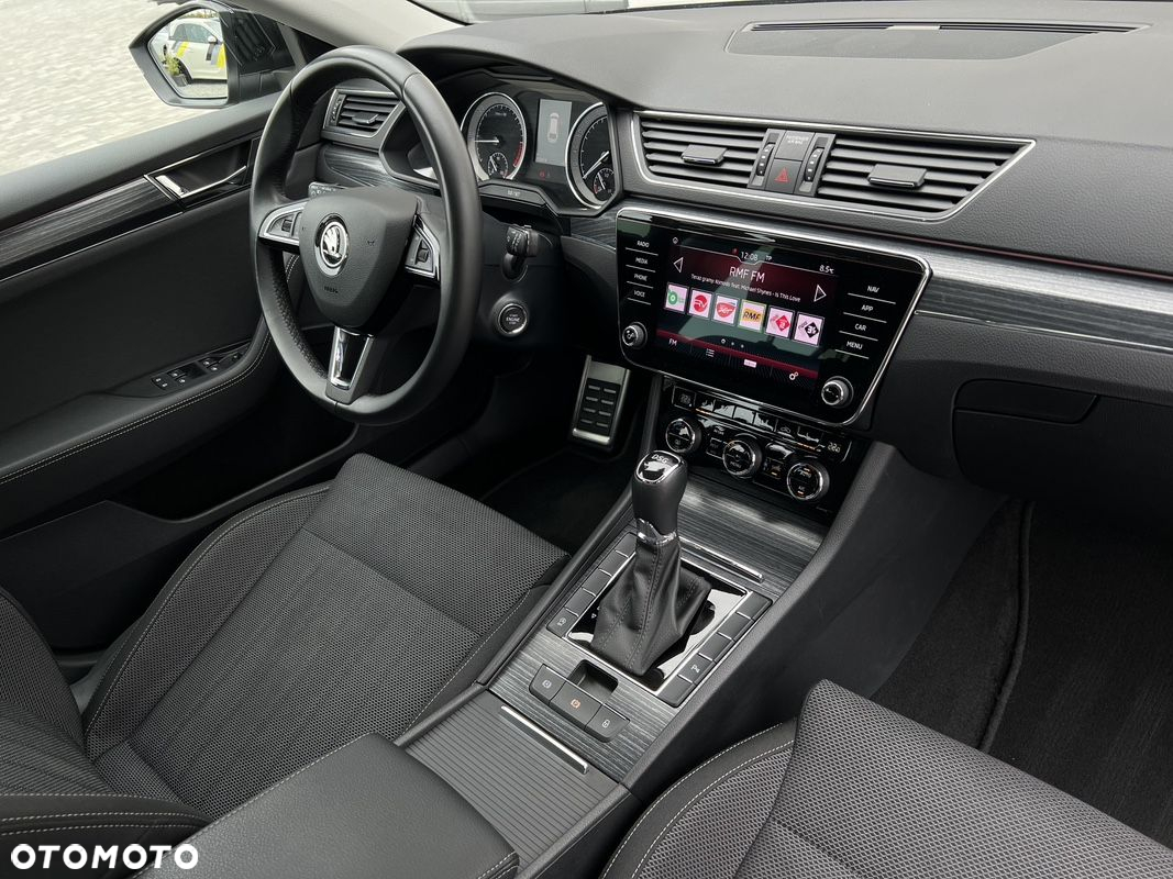 Skoda Superb 2.0 TDI DSG Active - 28