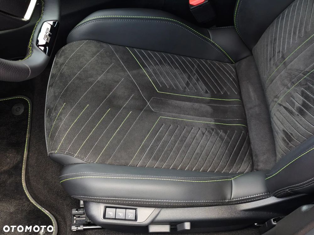 Peugeot 2008 PureTech mHEV GT E-DCS6 - 11
