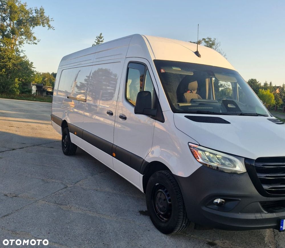 Mercedes-Benz Sprinter - 2
