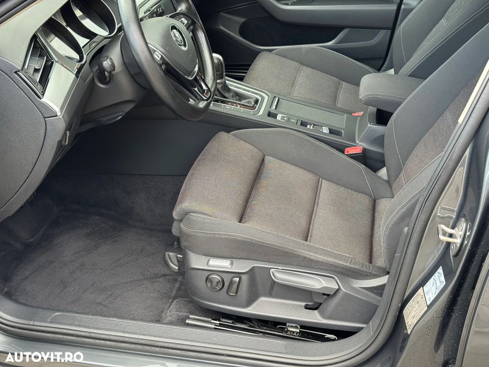 Volkswagen Passat - 17
