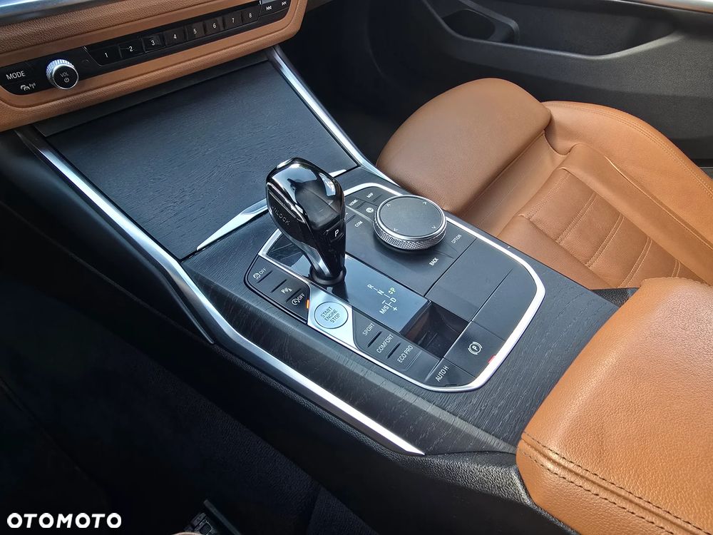 BMW Seria 3 320d xDrive M Sport - 17