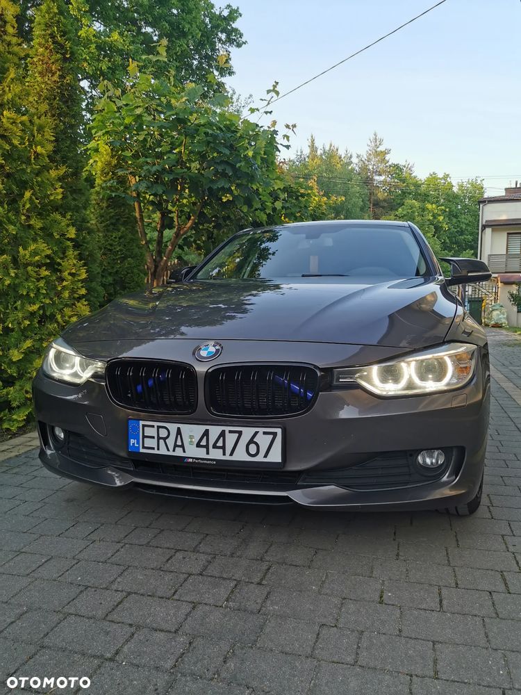 BMW Seria 3 320d Efficient Dynamics EU6 - 23