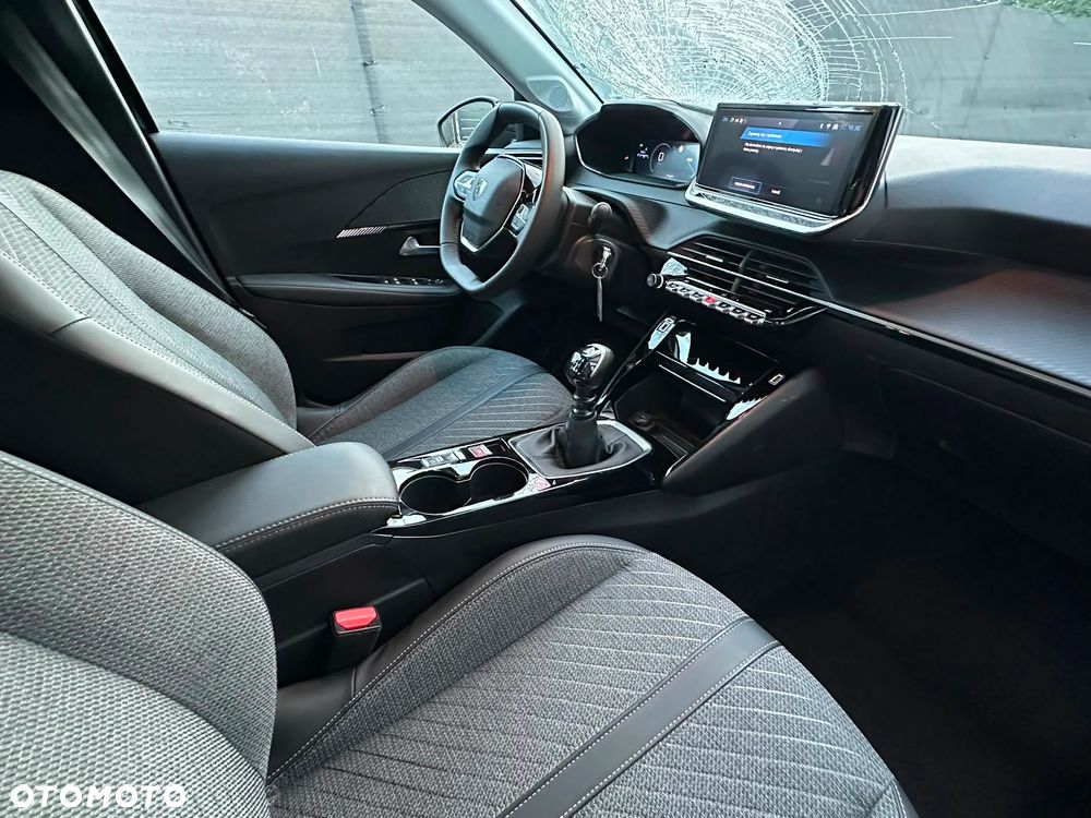 Peugeot 208 PureTech 100 Allure - 11