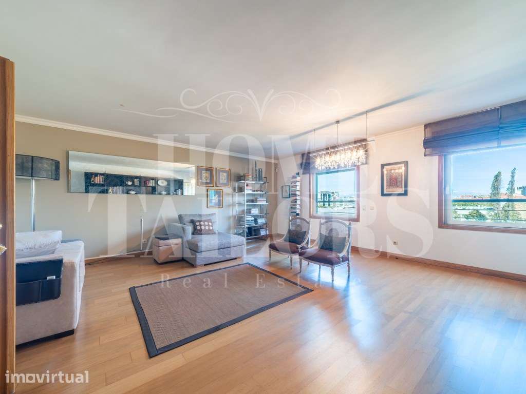 Apartamento T2 com Garagem e Arrecadação , Sala de Estar e Jantar e... - Grande imagem: 3/24