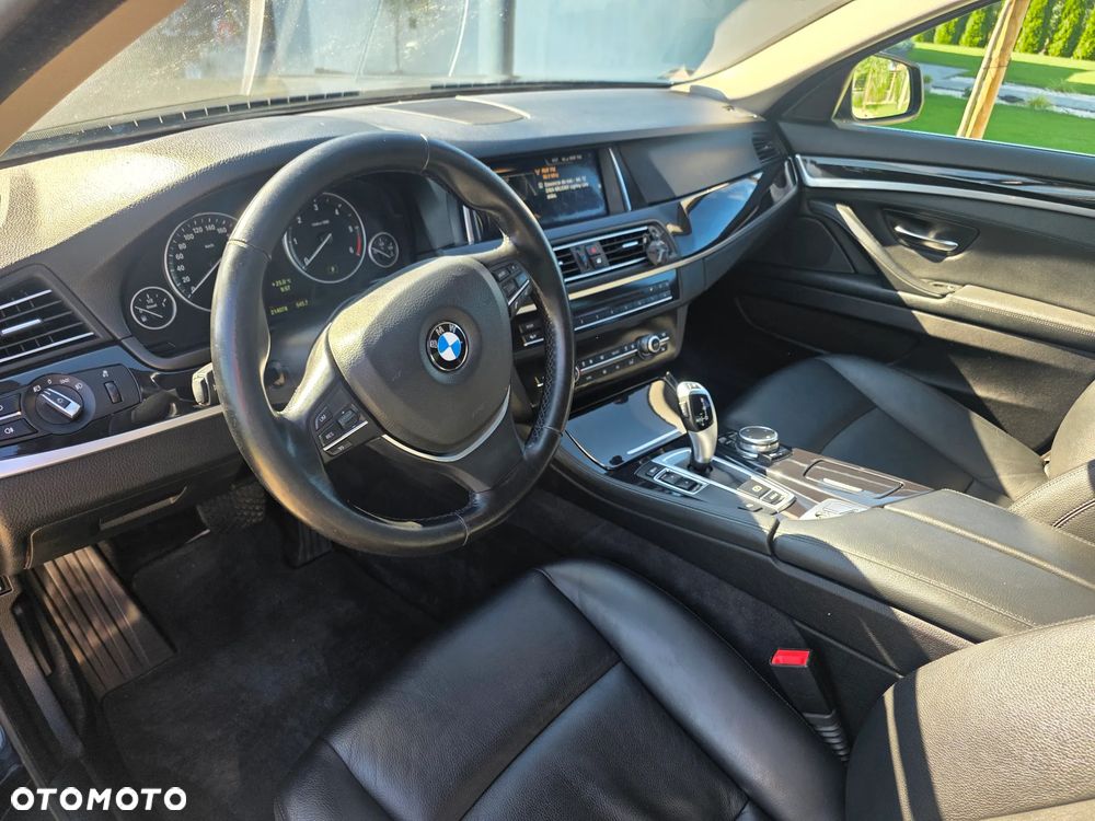 BMW Seria 5 525d - 17