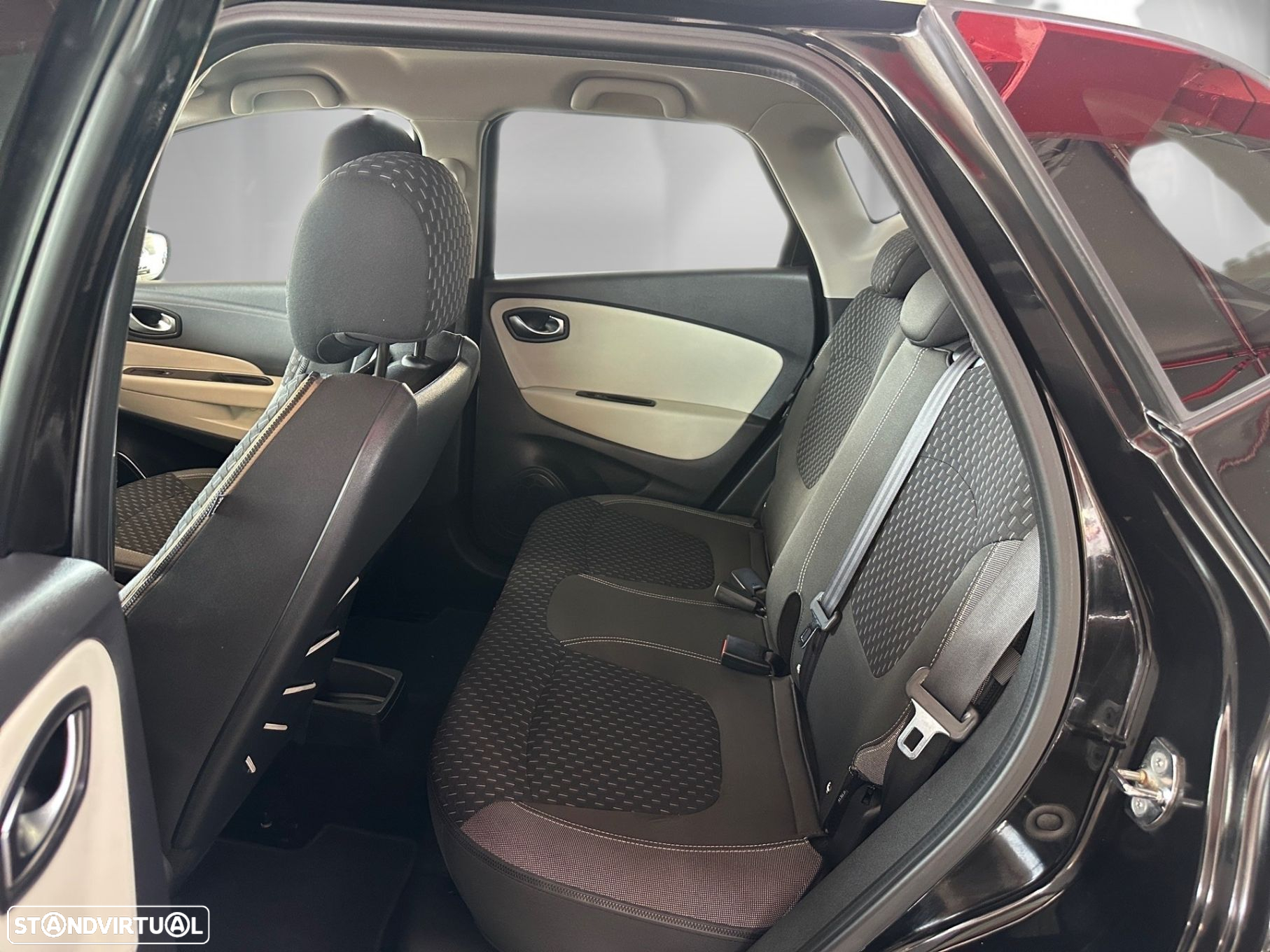 Renault Captur 1.5 dCi Exclusive - 9