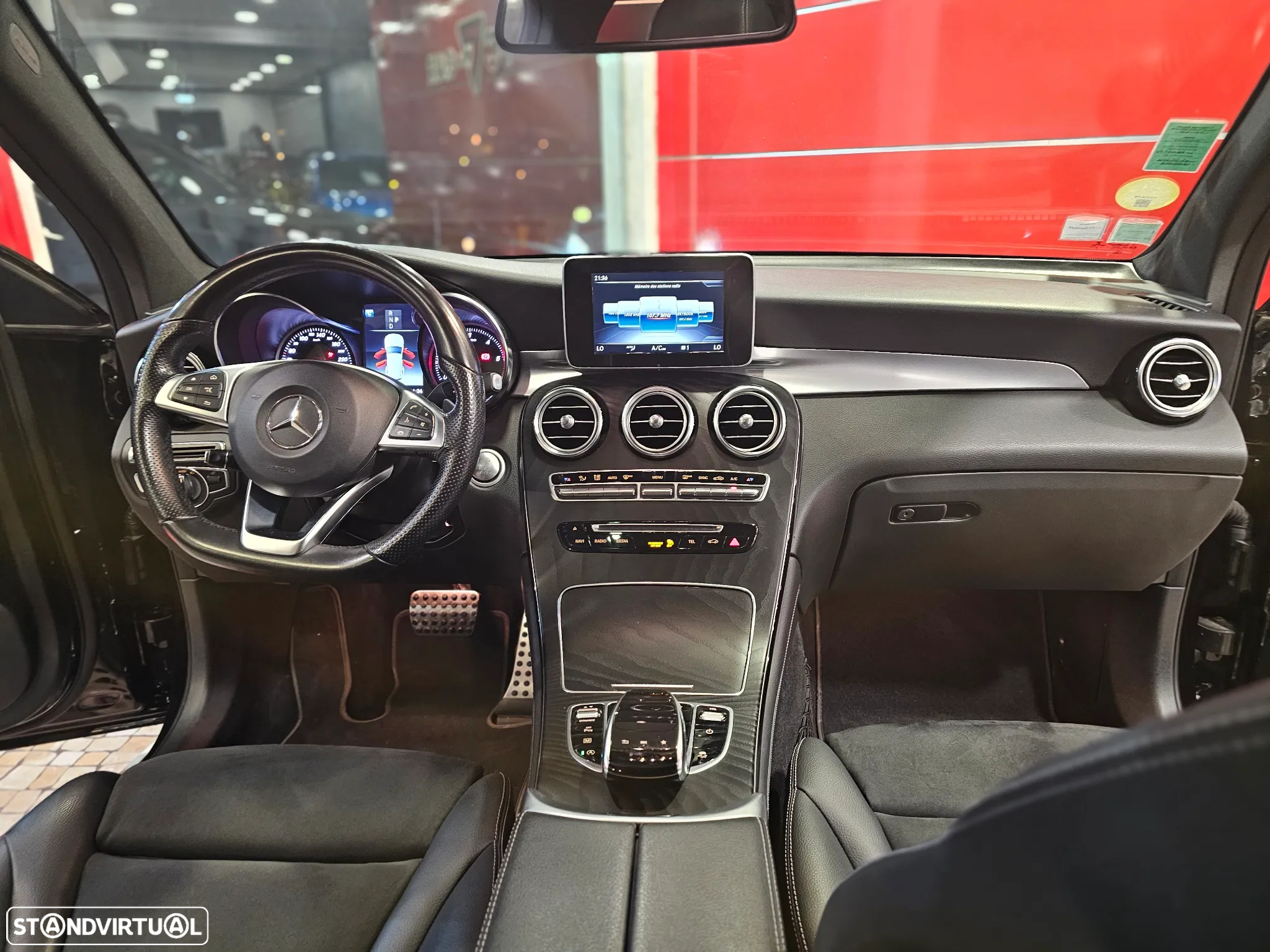 Mercedes-Benz GLC 250 d 4Matic 9G-TRONIC AMG Line - 12