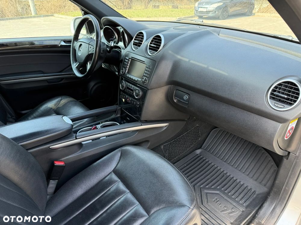 Mercedes-Benz ML 320 CDI 4Matic 7G-TRONIC Edition 10 - 23