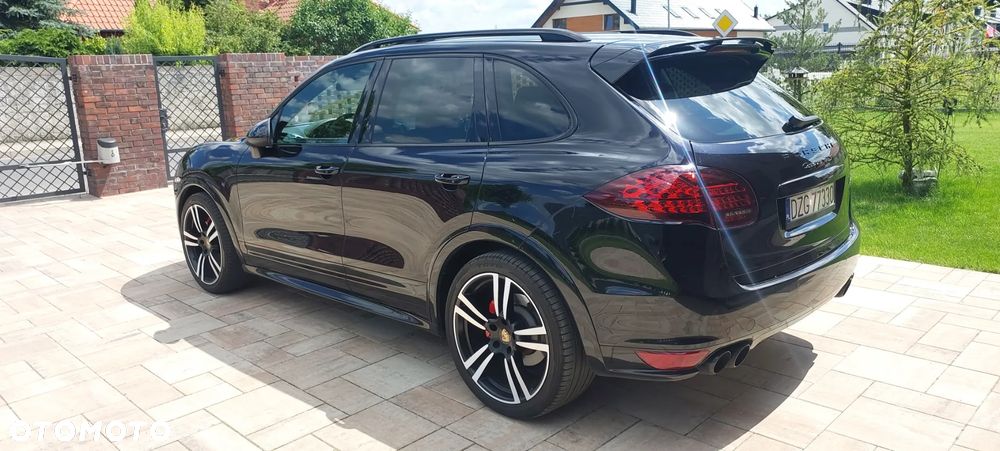 Porsche Cayenne - 14