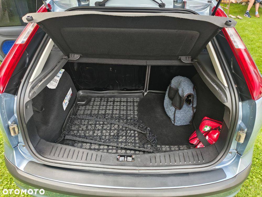 Ford Focus 1.6 16V Trend - 11