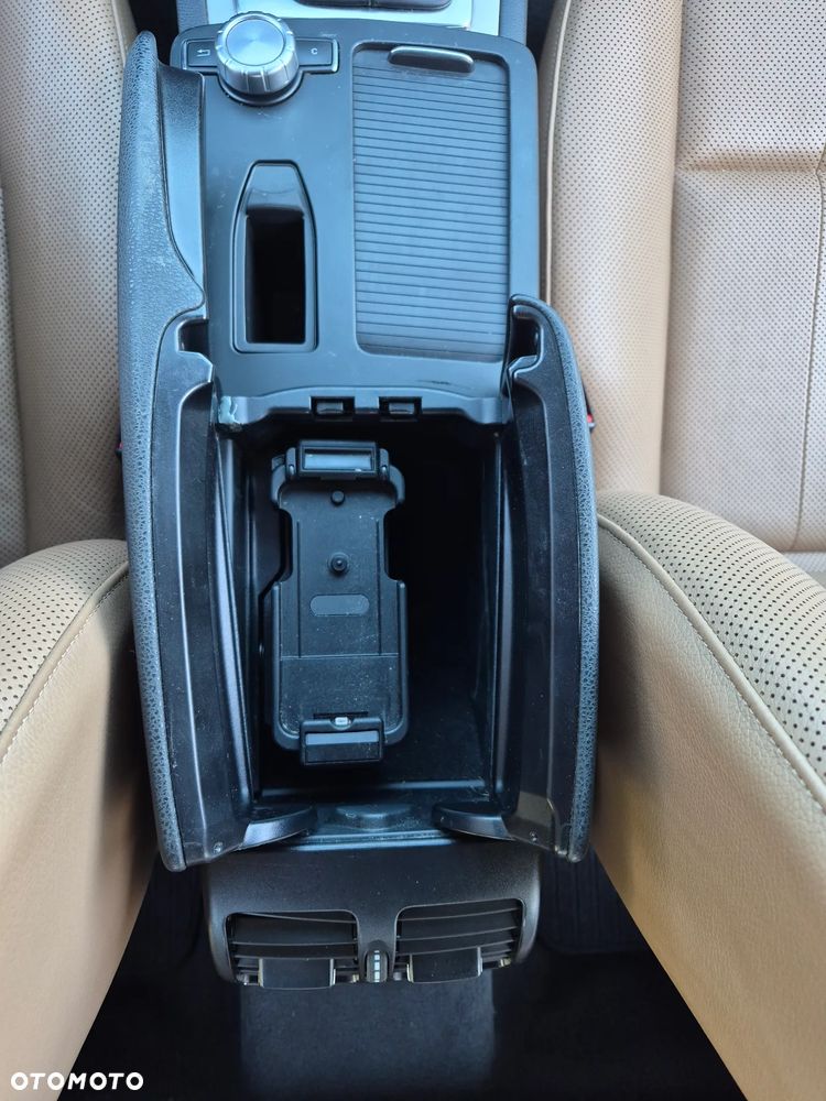 Mercedes-Benz Klasa C 300 CDI BlueEff 4-Matic Avantgarde - 25
