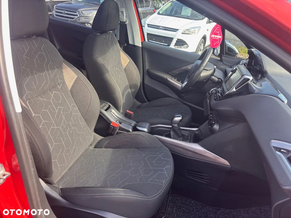 Peugeot 2008 PureTech 82 Style - 16