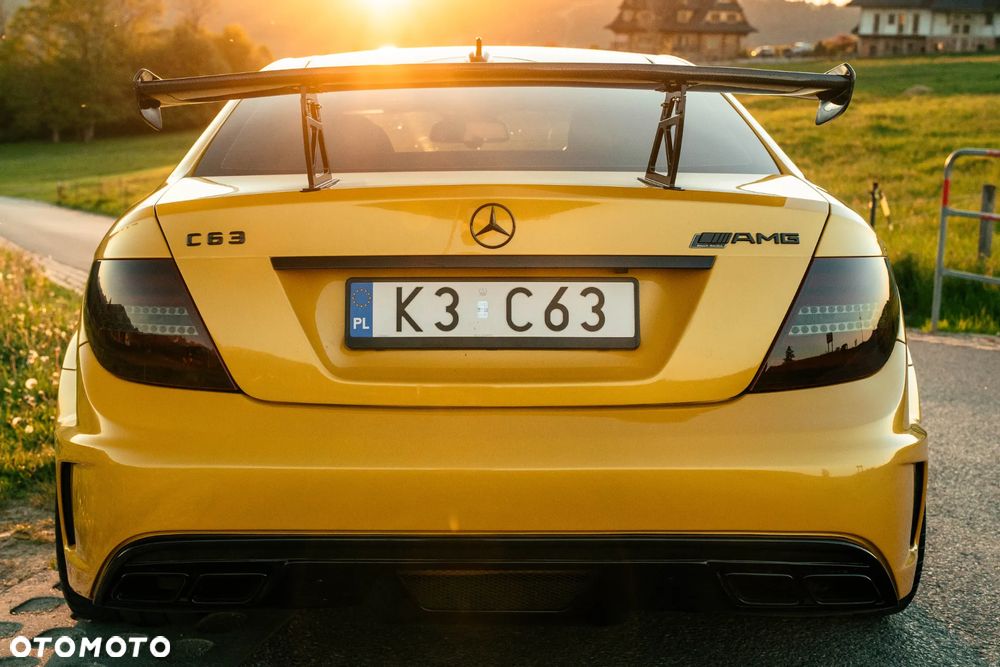Mercedes-Benz Klasa C 63 AMG - 15