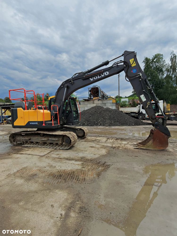 Volvo EC 140 DL - 4