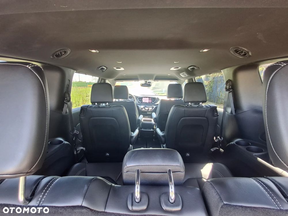 Chrysler Pacifica - 14
