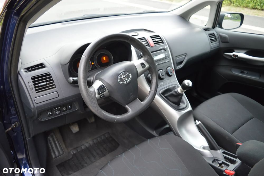 Toyota Auris - 16
