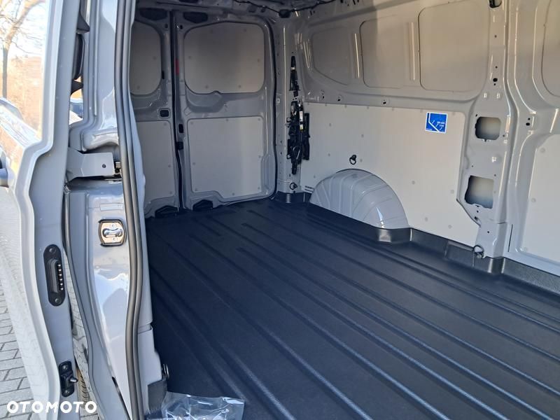 Volkswagen Transporter - 9