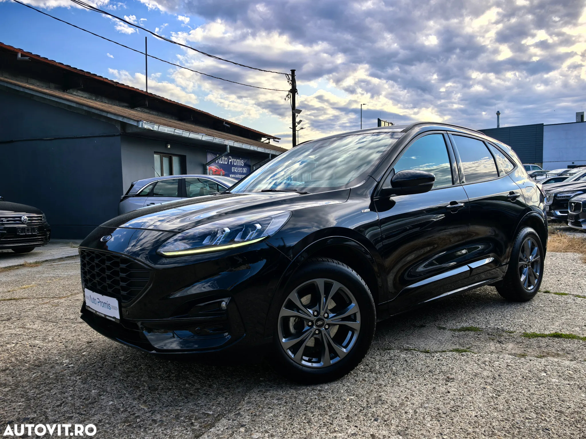 Ford Kuga 2.0 EcoBlue 4x4 Aut. ST-LINE - 2