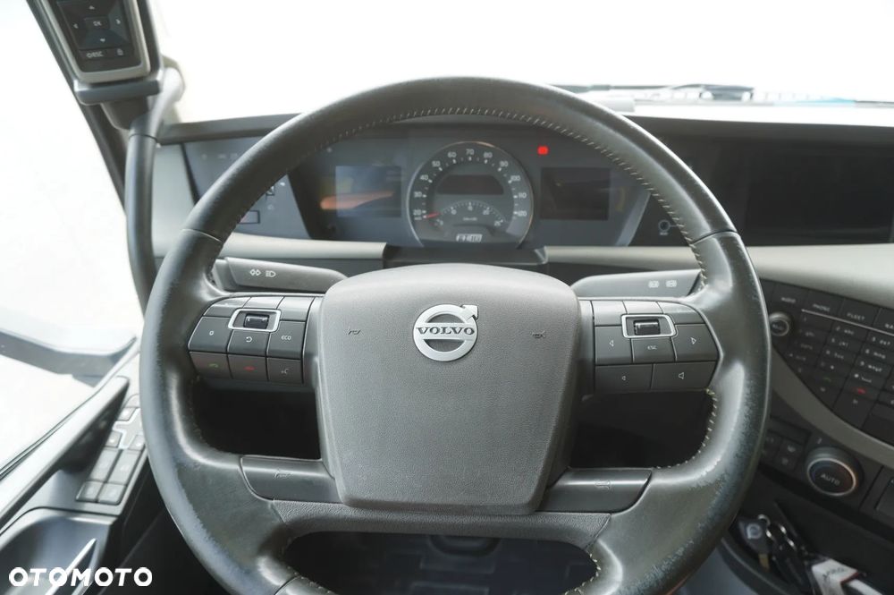 Volvo FH16 750 8x4x4 / 750 KM! / Rama do zabudowy / 4. oś skrętna i podnoszona - 17