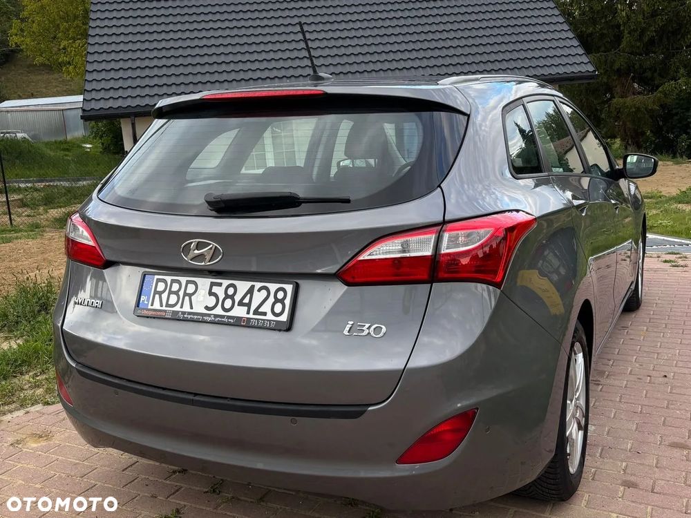Hyundai i30 1.6 CRDi Premium - 4