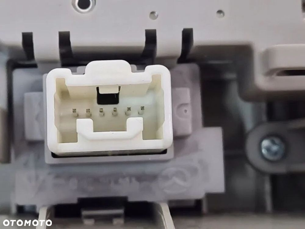 LAMPKA OŚWIETLENIE KABINY MADA 6 III GJ KOMBI - 6