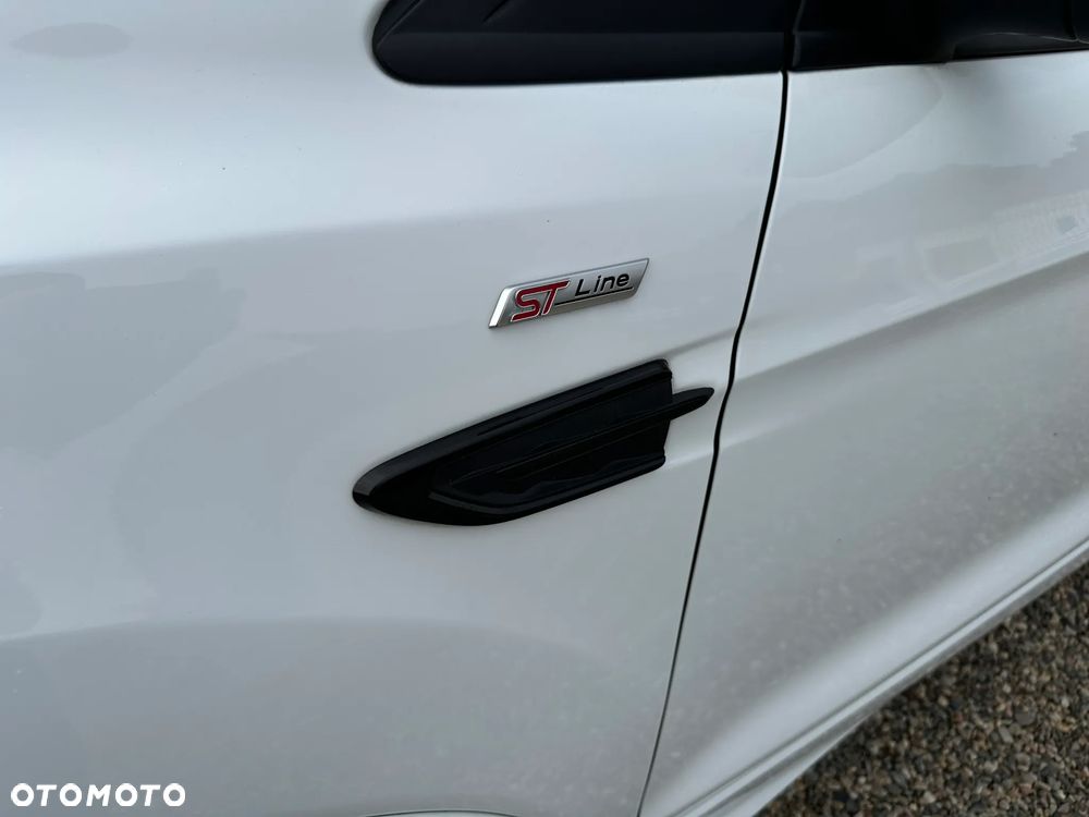 Ford Kuga 1.5 EcoBoost 2x4 ST-Line - 39