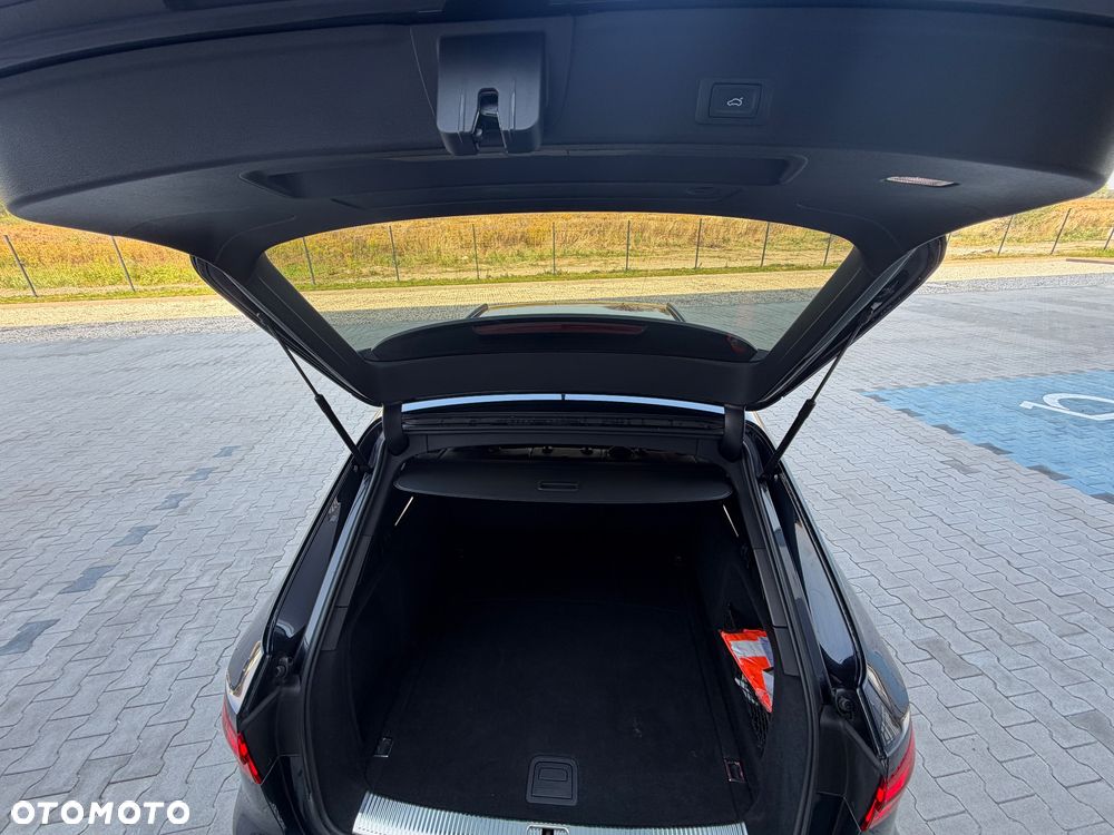Audi A4 Avant 2.0 TDI ultra S tronic sport - 17
