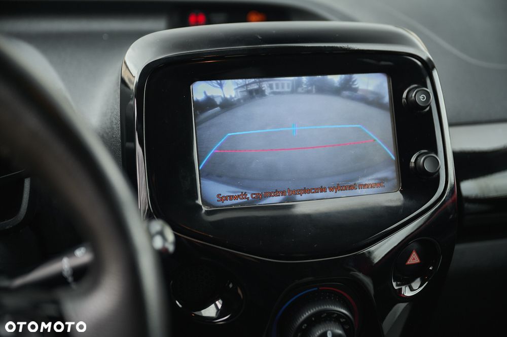 Toyota Aygo x-play Edition S+ - 37