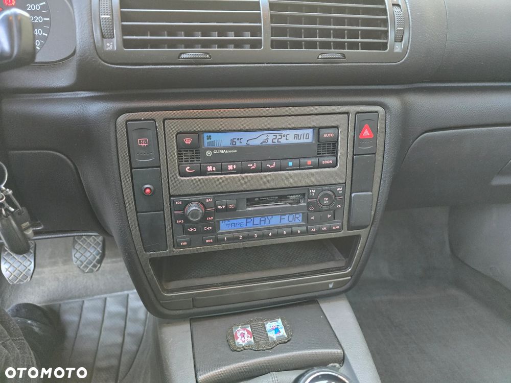 Volkswagen Passat 1.9 TDI Trendline - 11