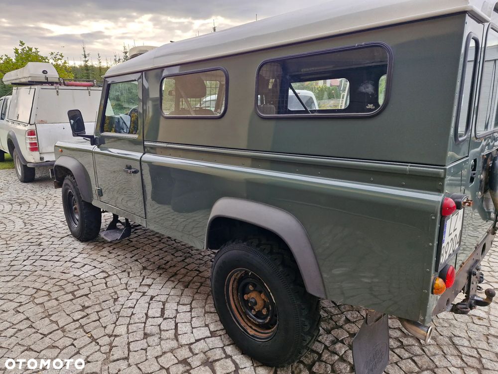 Land Rover Defender - 2