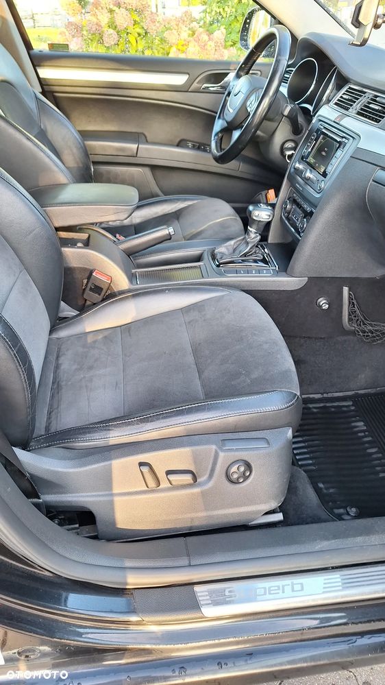 Skoda Superb 2.0 TDI Elegance DSG - 18