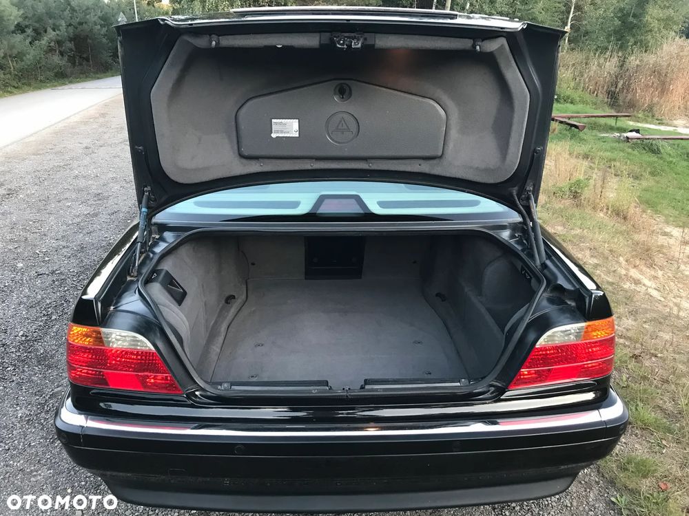 BMW Seria 7 750i - 11