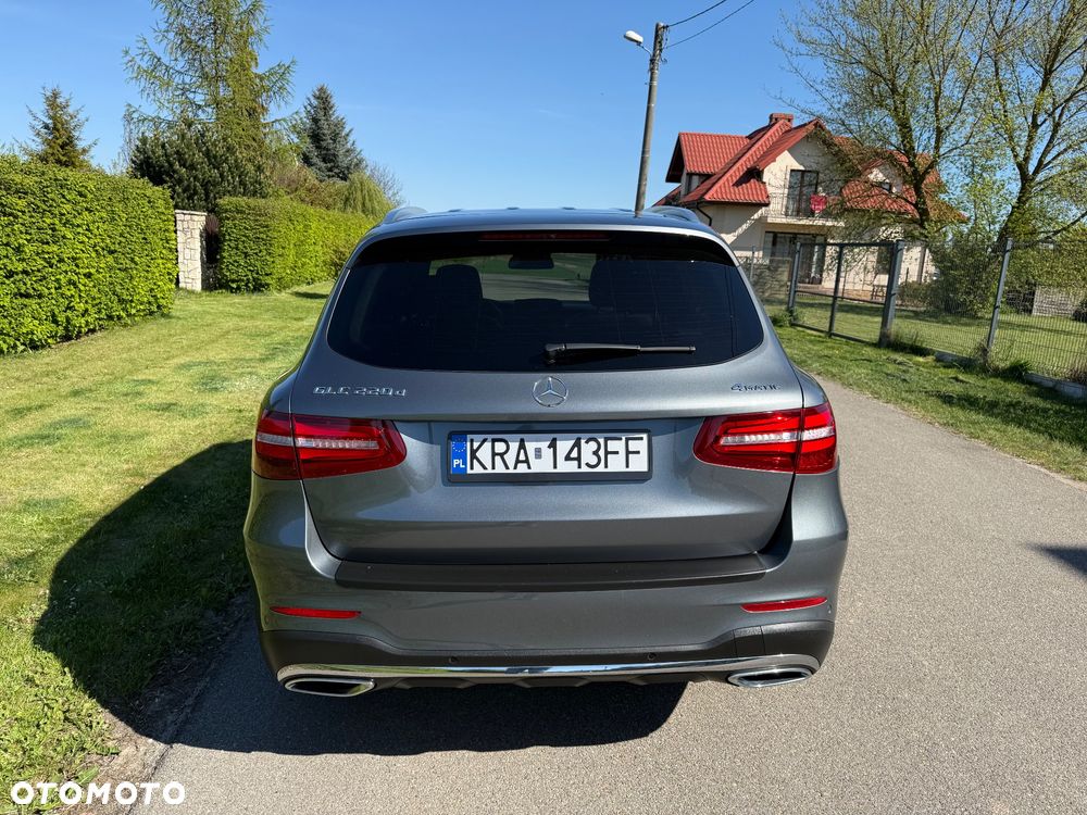 Mercedes-Benz GLC 220 d 4Matic 9G-TRONIC AMG Line - 8