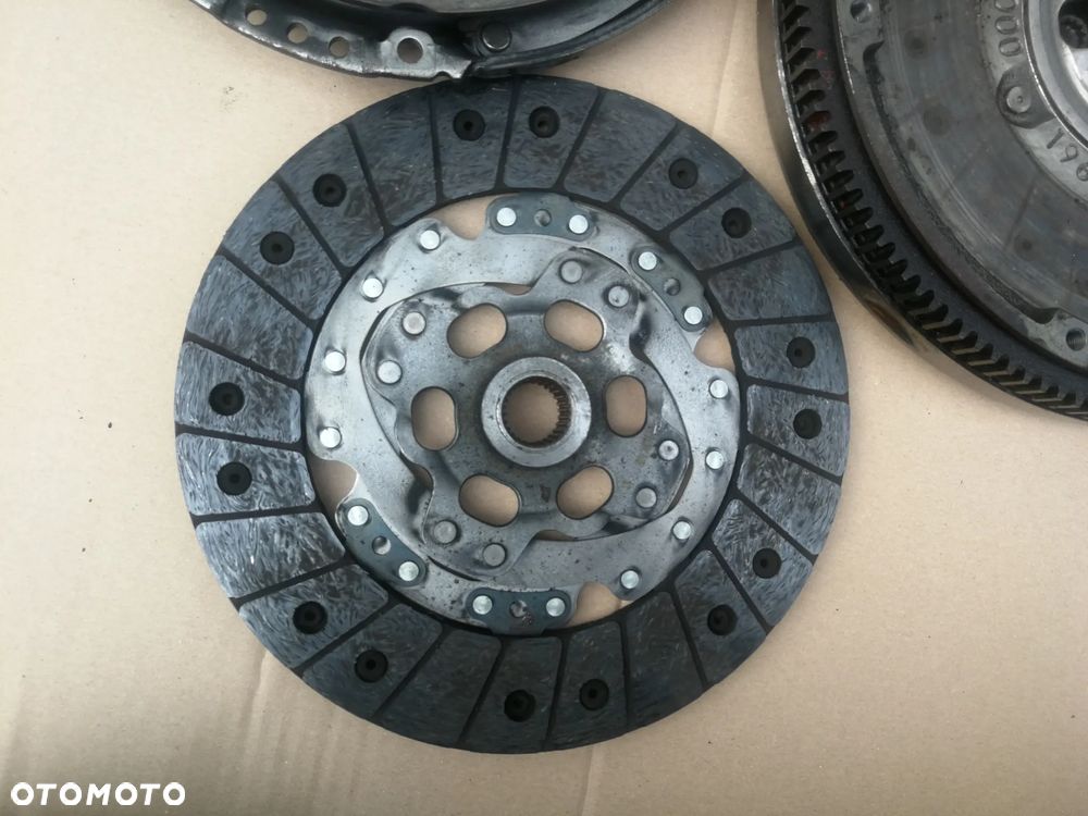 Sprzęgło koło dwumasowe Passat B6 B7 2.0 TDI 5 Biegów - 8