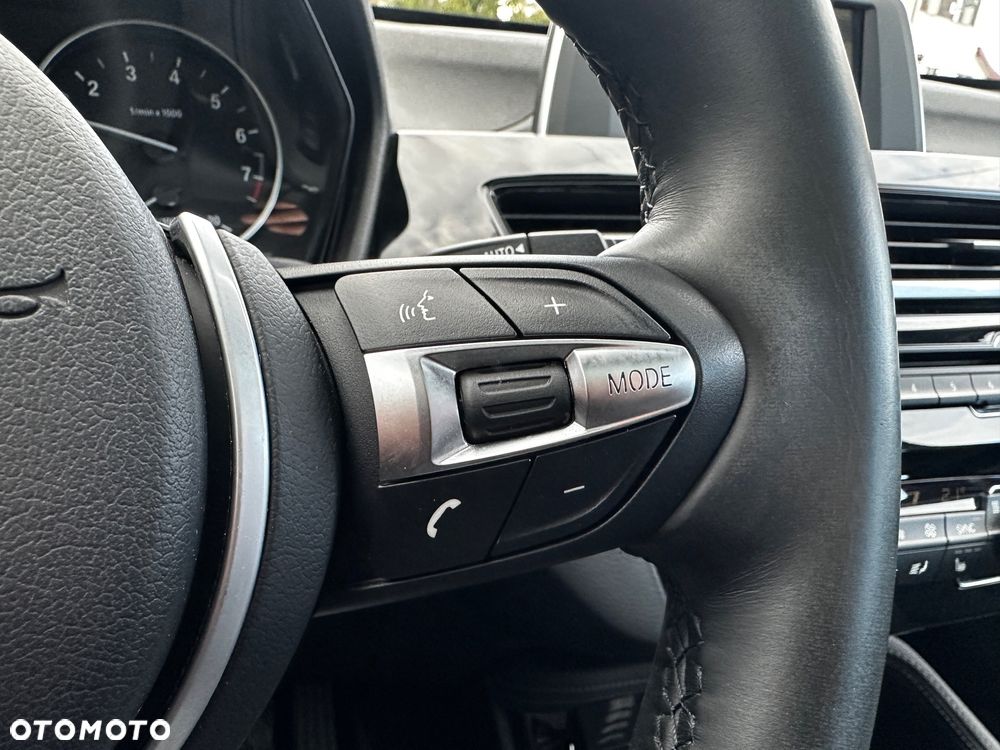 BMW X1 xDrive20i Sport Line - 30