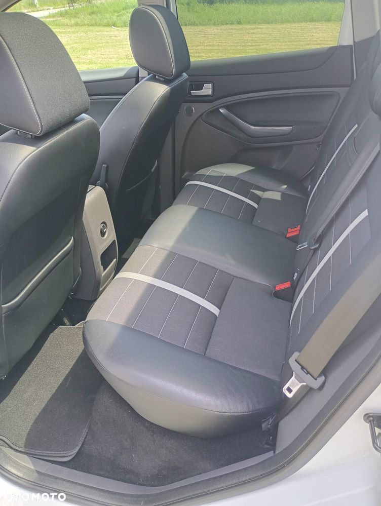 Ford Kuga 2.0 TDCi Titanium - 6