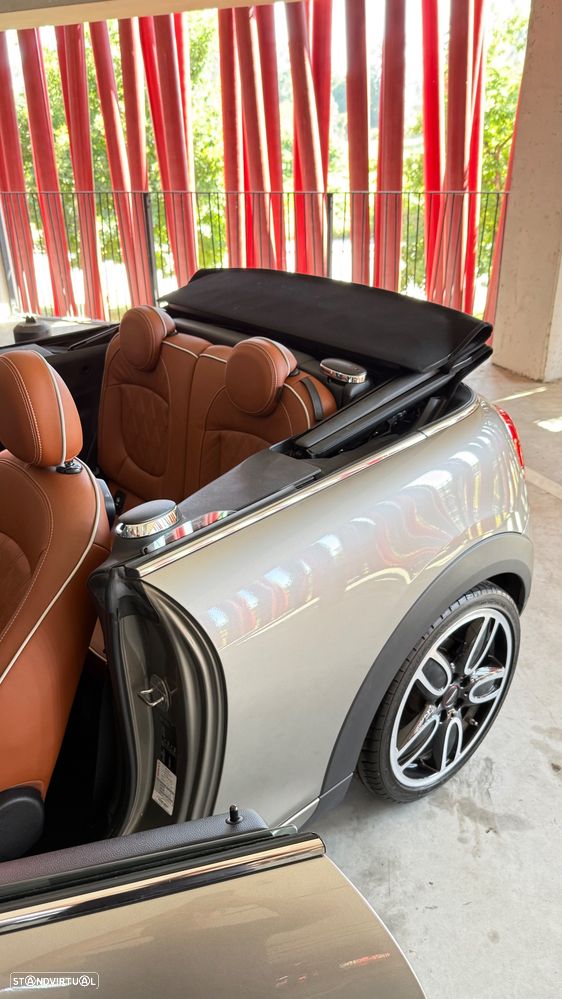 MINI Cabrio Cooper S Auto. Sidewalk - 11
