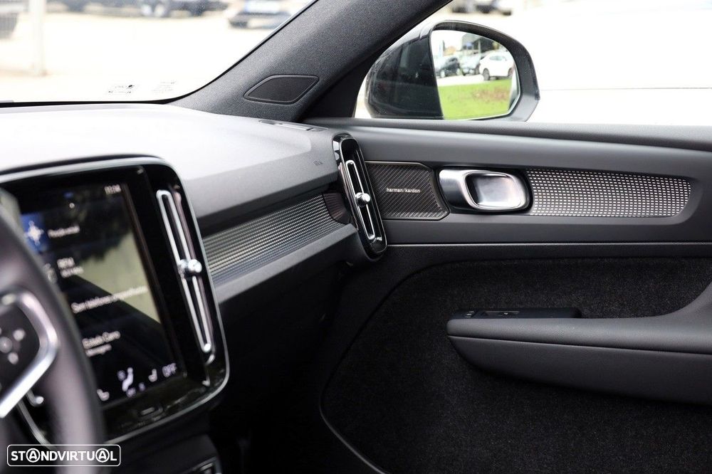 Volvo XC 40 1.5 T2 Plus Dark Auto - 17