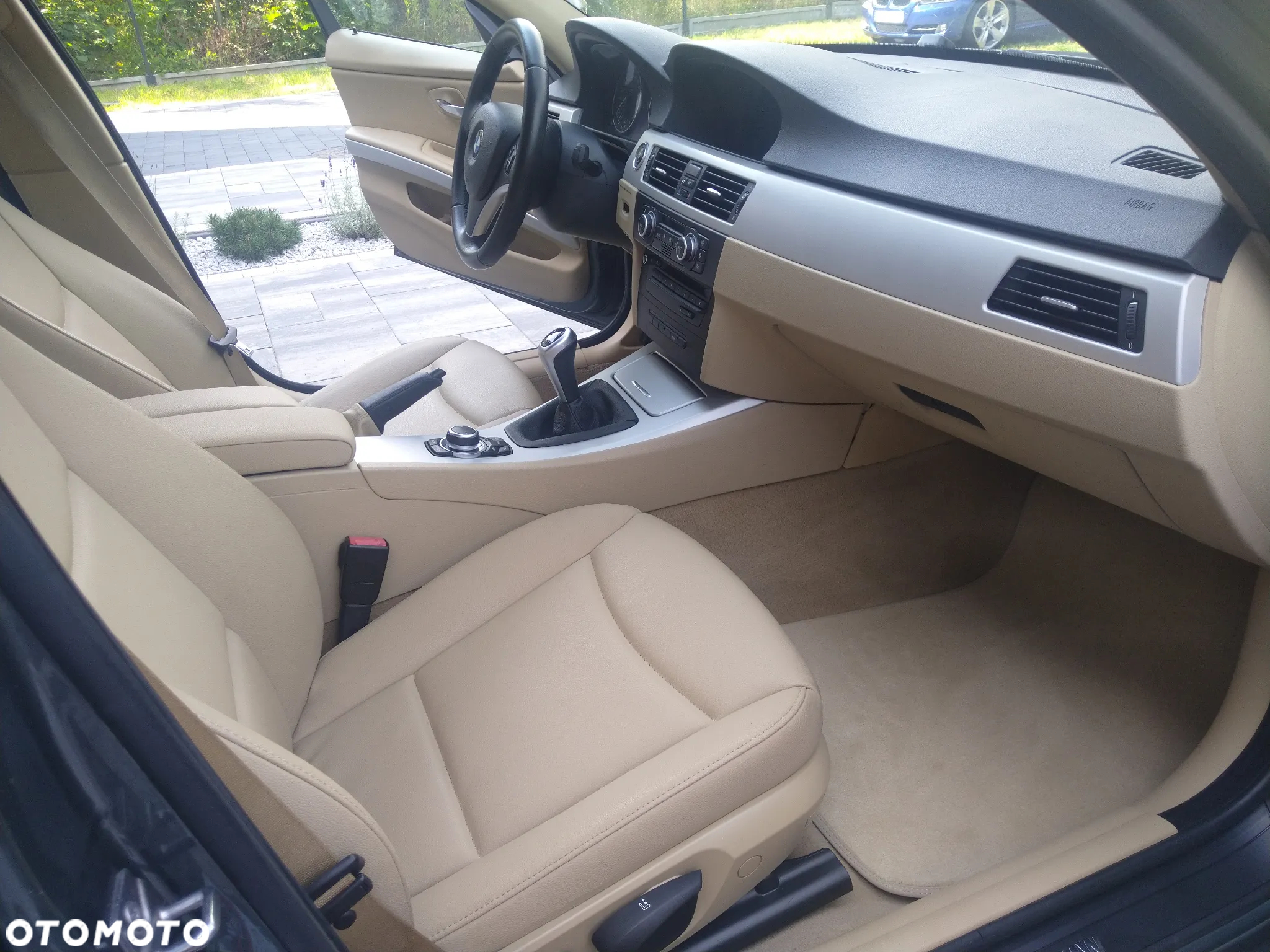 BMW Seria 3 318d DPF Touring - 29