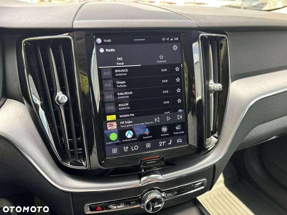 Volvo XC 60 B5 B AWD Momentum Pro - 24